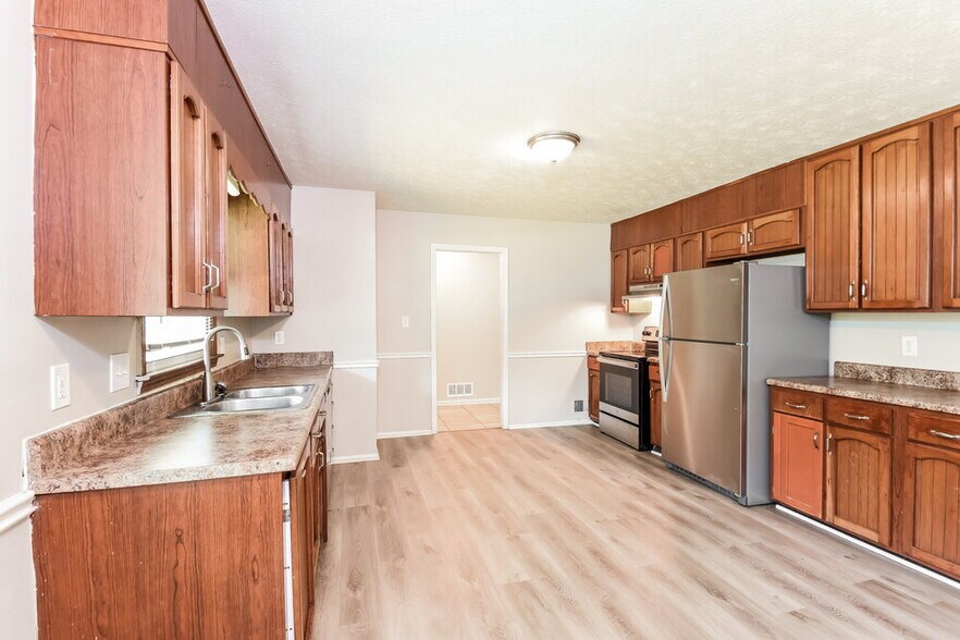 Building Photo - 4641 Flint Hill Rd SW