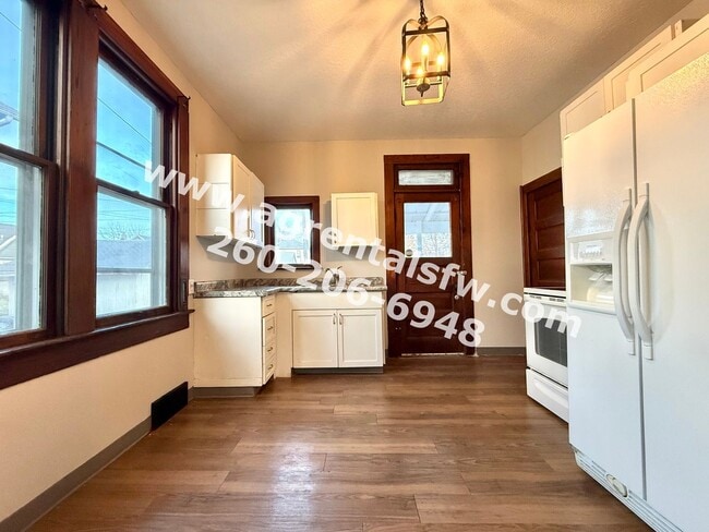 Building Photo - 2921 Broadway