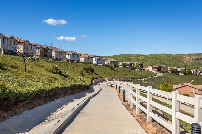 Building Photo - 28629 Farrier Dr