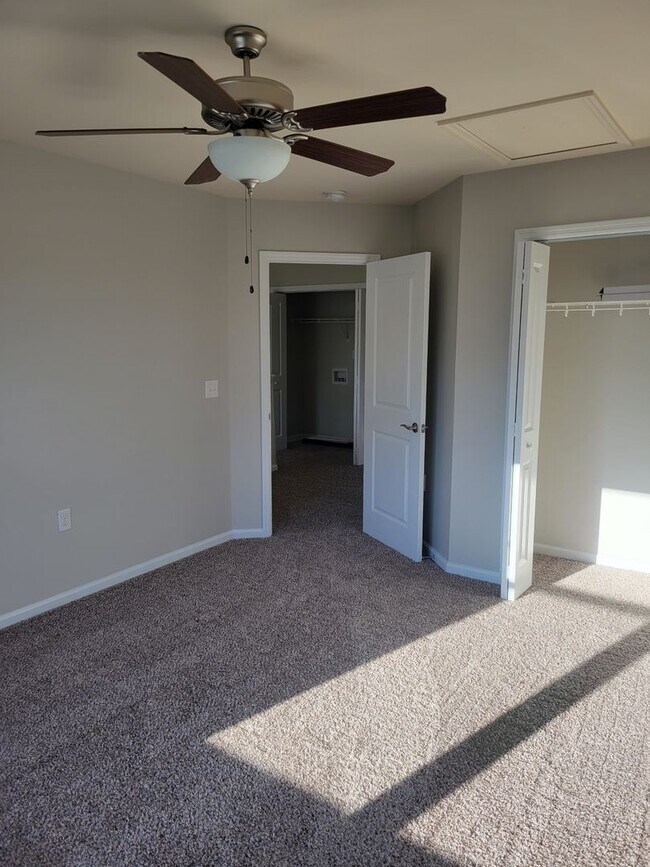 Building Photo - 247 Boyington Pl Rd