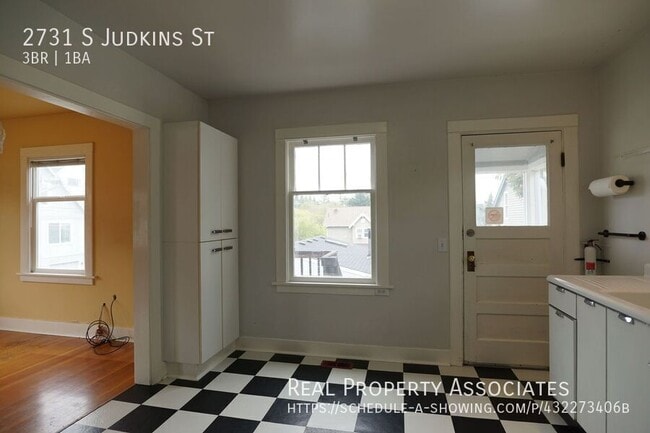 Building Photo - 2731 S Judkins St