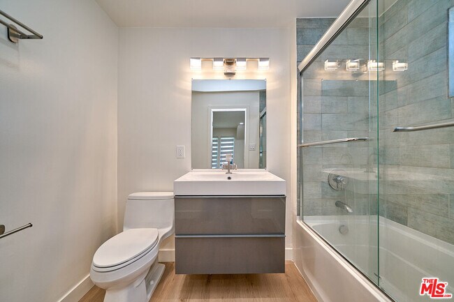 Building Photo - 347 S Highland Ave
