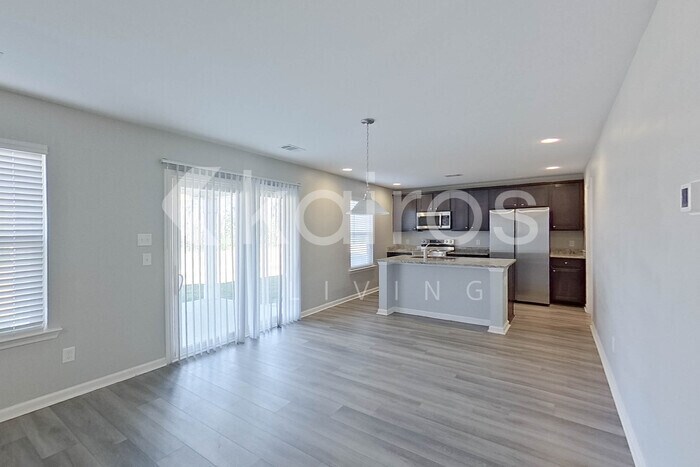 Building Photo - 102 Colonial Wy