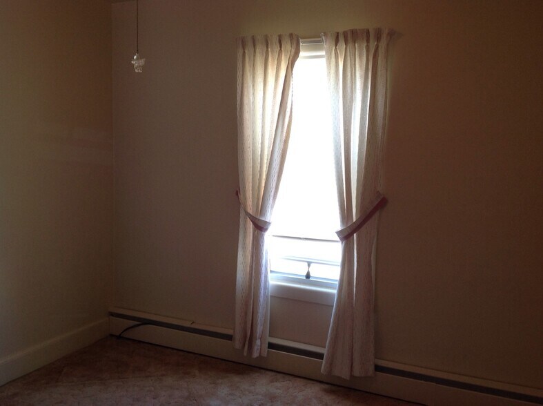 Building Photo - 152 Union St