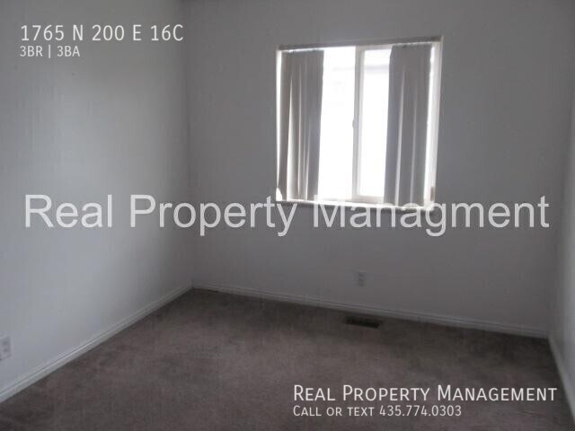 Building Photo - 1765 N 200 E