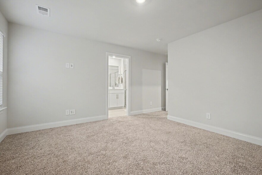 Building Photo - 1682 Denali Dr