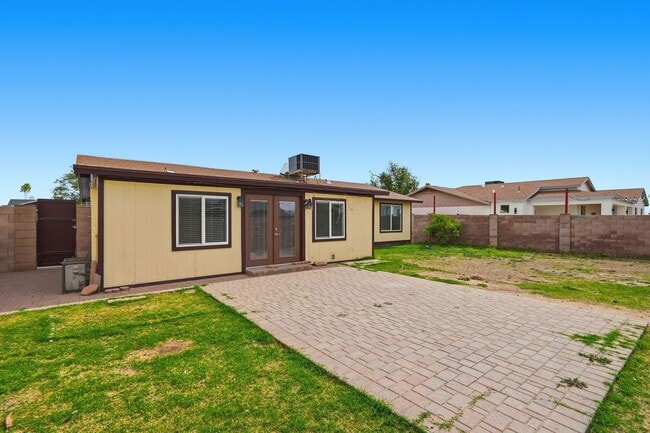 Building Photo - Recently Remodeled Home with All Appliances Included!