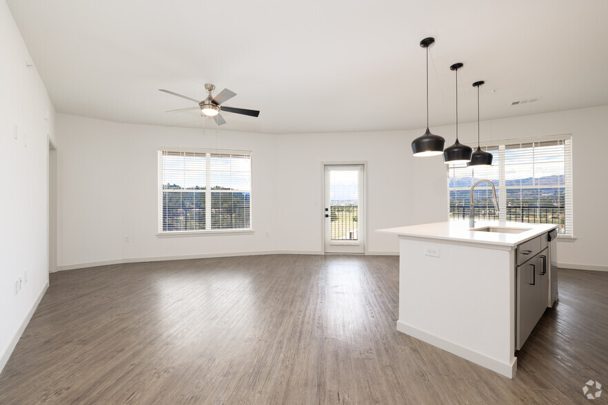 2BR, 2BA - 1,226SF - Living Room - Rewind at Crest