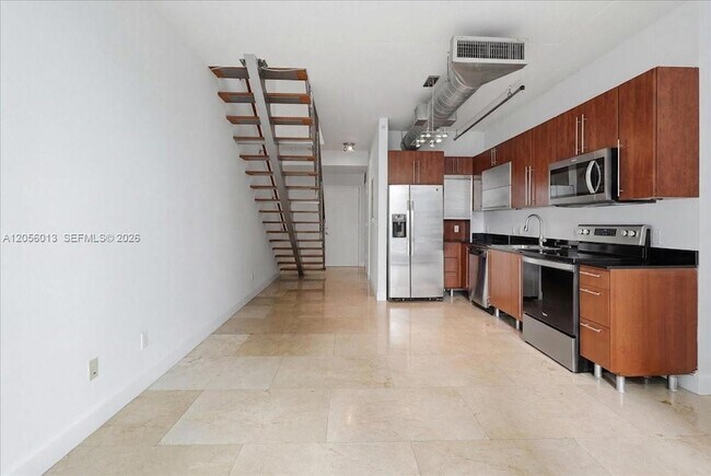 Building Photo - 690 SW 1st Ct