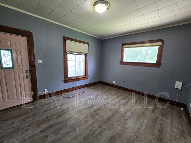 Building Photo - 406 Gable St