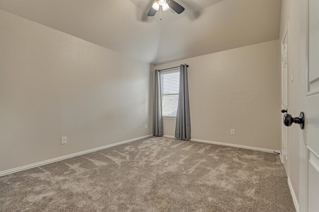 Building Photo - 118 Madeline Ln