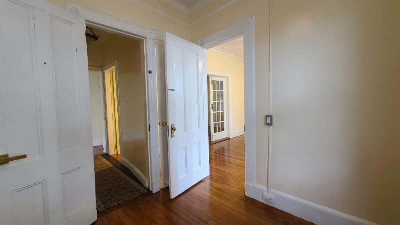 Building Photo - 476 Gregory Ave