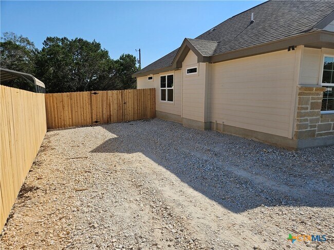 Building Photo - 1746 Blueridge Dr