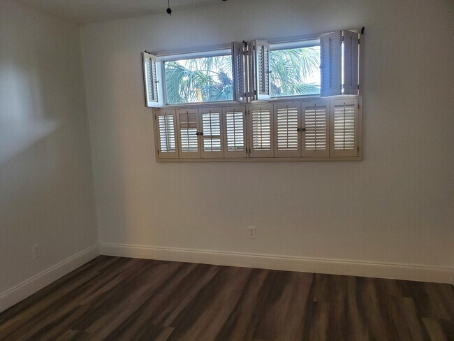 Building Photo - 6050 NW 64th Ave