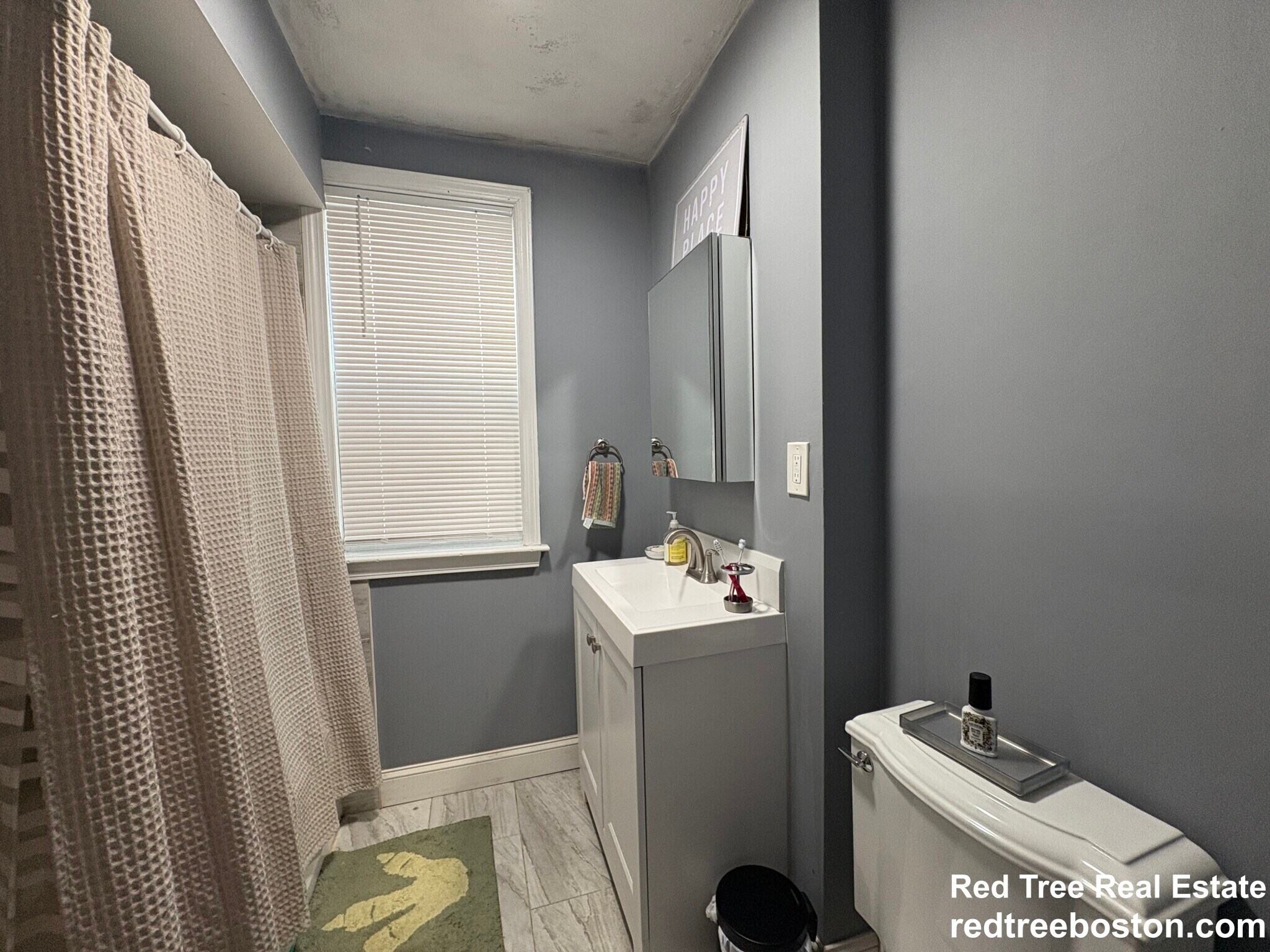 Building Photo - 72 Hillside St