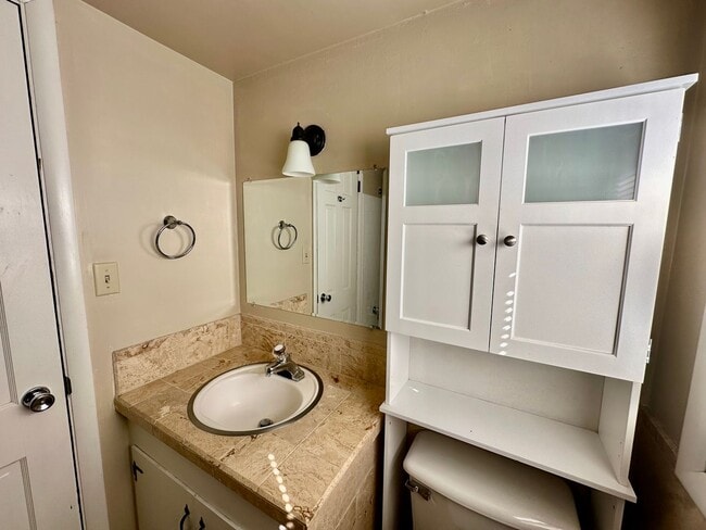 Building Photo - SPACIOUS HOME IN DESIRABLE HOT SPRINGS, 1....