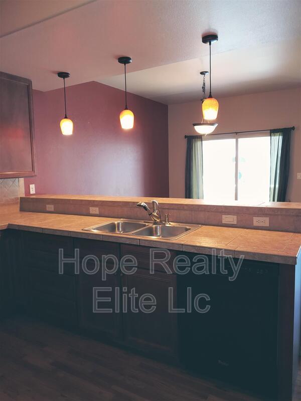 Building Photo - 1555 Promontory Bluff View