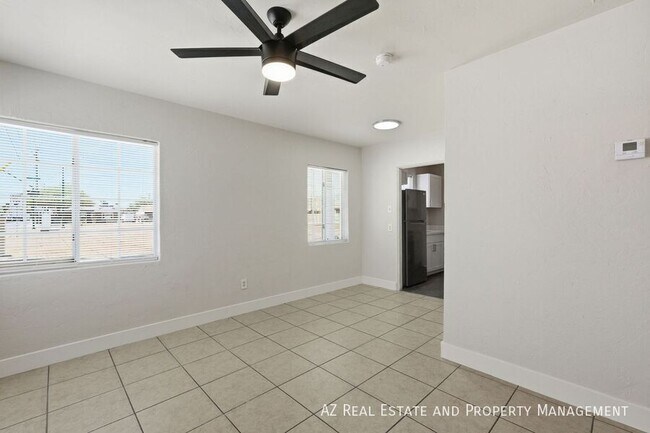 Building Photo - 1038 N 16th St