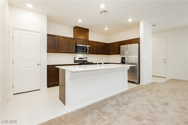 Building Photo - 2768 V. Napoli