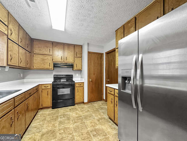 Building Photo - 290 Cornwallis Way