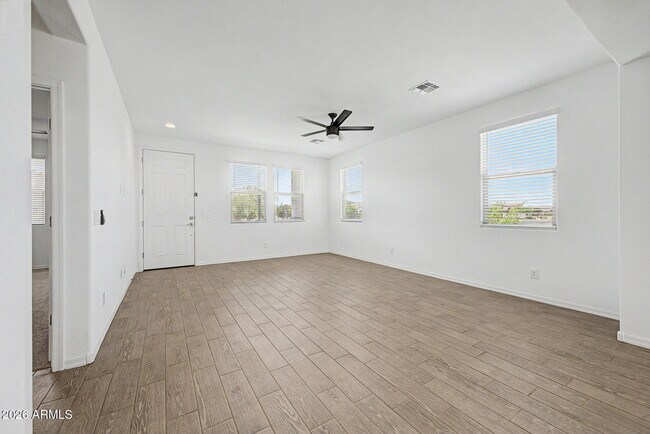 Building Photo - 14690 W Sand Hills Rd