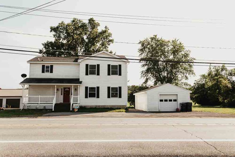 Building Photo - 687 Western Turnpike