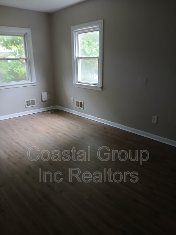 Building Photo - 1551 Spruce St