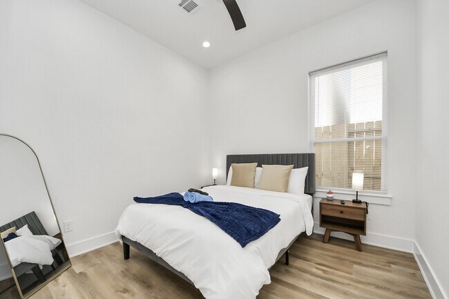 Building Photo - 3907 Maggie St