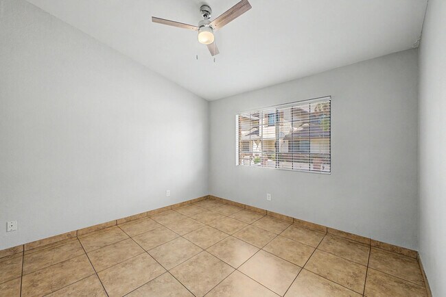 Building Photo - 170 E Guadalupe Rd