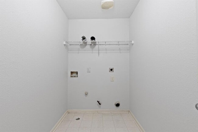 Building Photo - 3031 Lexington Lake Dr