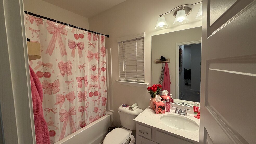 Building Photo - 3840 Pressley Ln