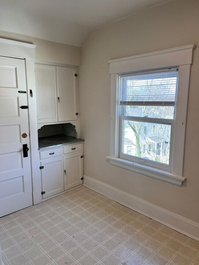 Building Photo - 3406 Erie Ave