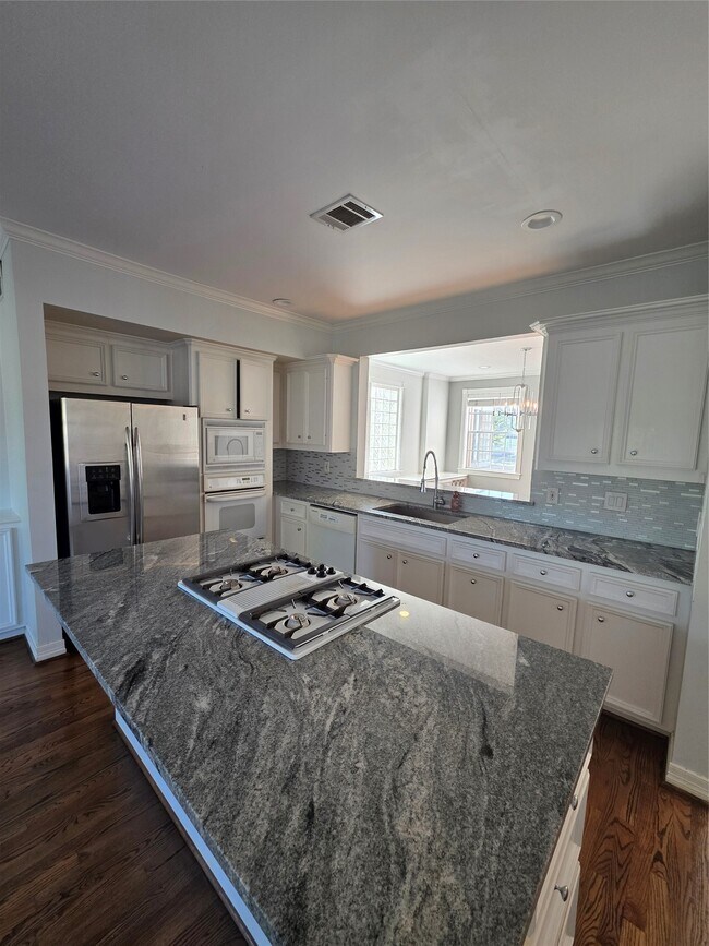 Building Photo - 1714 Roy St