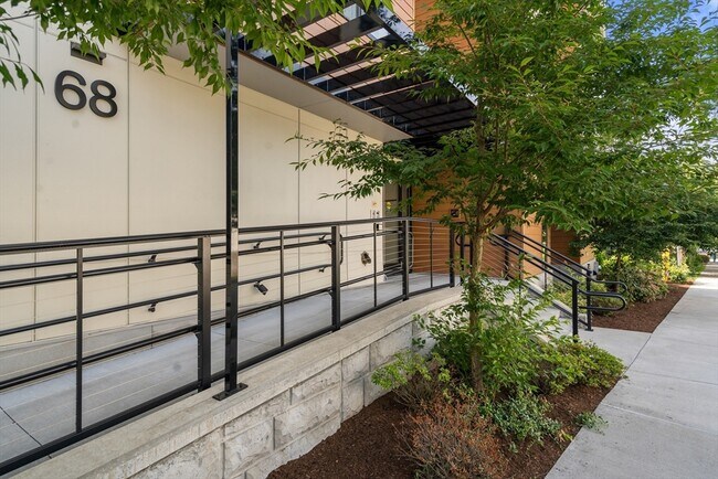 Building Photo - 68 Los Angeles St