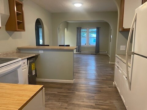 Building Photo - 619 20th St N