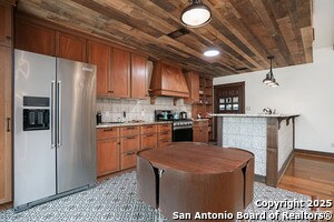 Building Photo - 302 W Silver Sands Dr