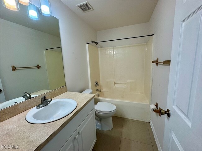 Building Photo - 10743 Robinson St