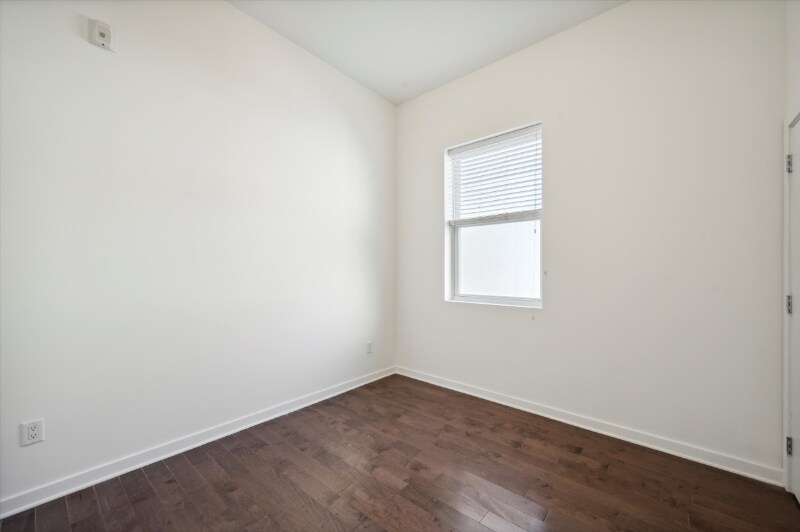 Building Photo - 710 Chestnut St