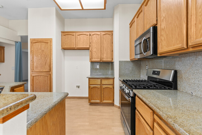 Building Photo - 8753 Redwood Grove Way