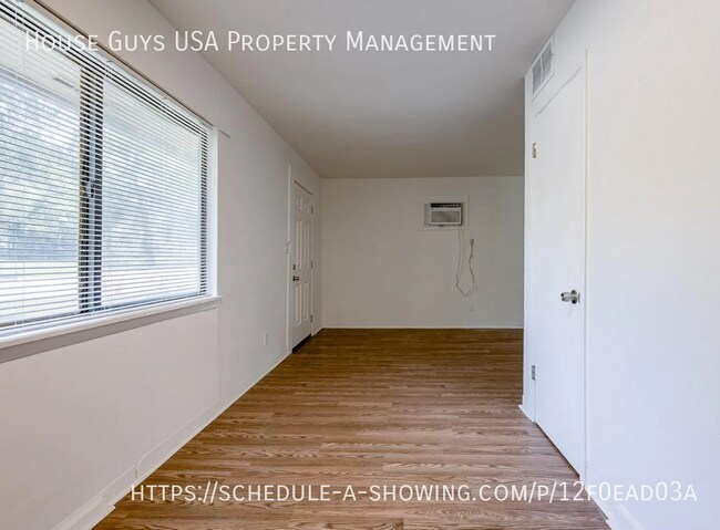 Building Photo - 15216 Bellaire Ave