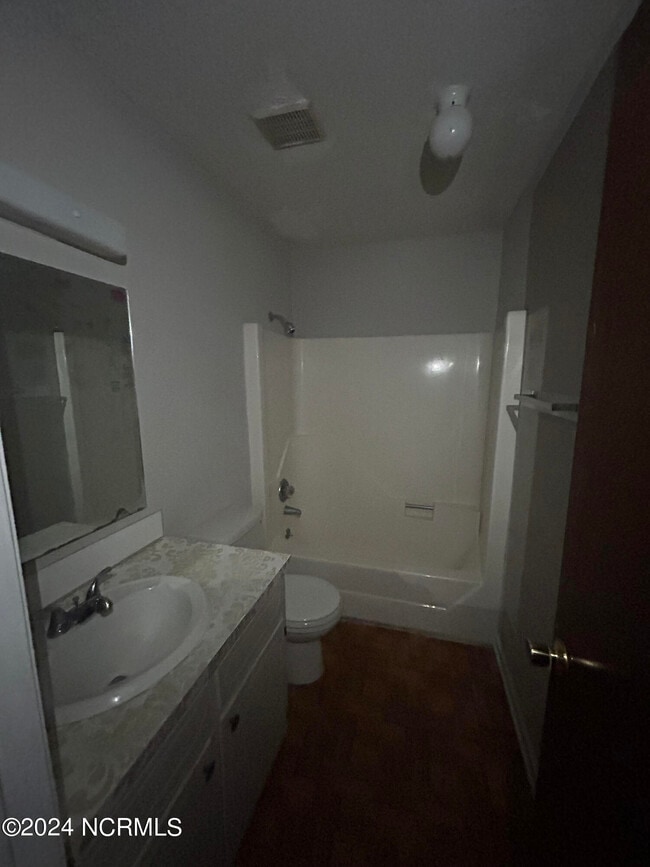 Building Photo - 208 Lindbeth Dr