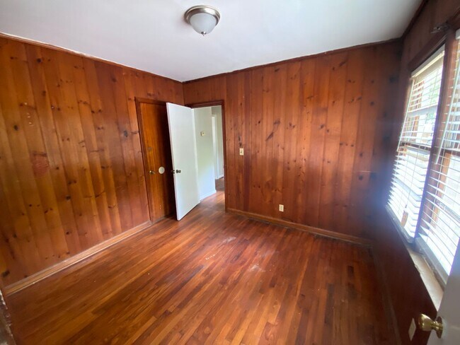Building Photo - **AVAILABLE NOW**Total Electric - Near Ft. Benning/Columbus, GA 3 Bedroom / 1 Bathroom Home for R...