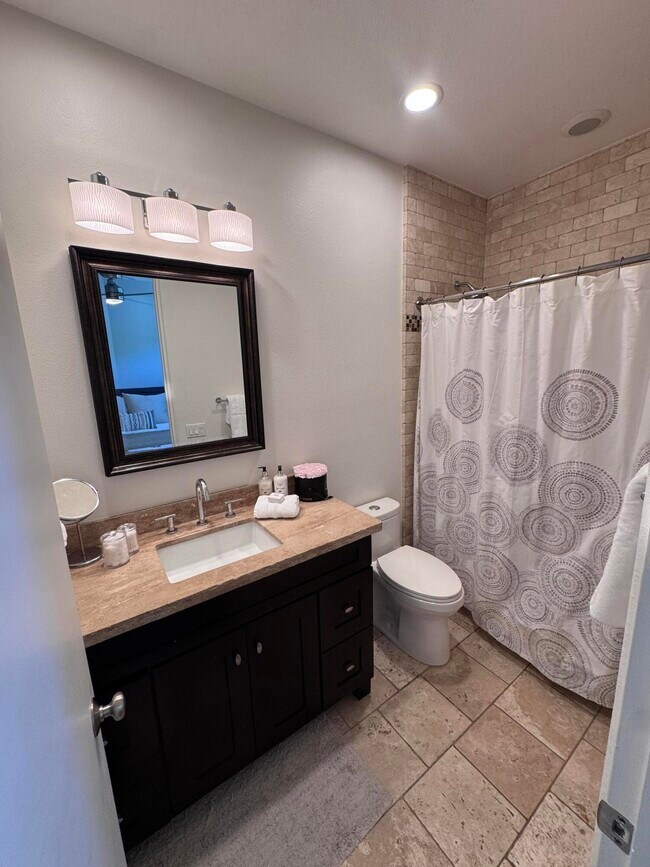 Building Photo - 102 Cll Los Hibiscos