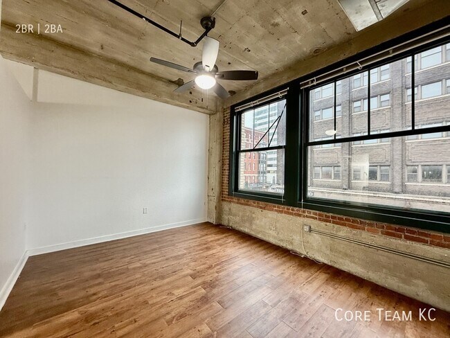 Building Photo - 934 Broadway Blvd