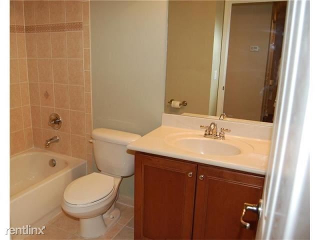 Building Photo - 16081 Poppyseed Cir