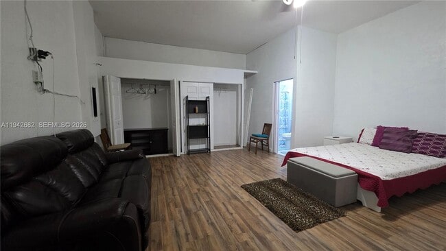 Building Photo - 1601 SE 17th St