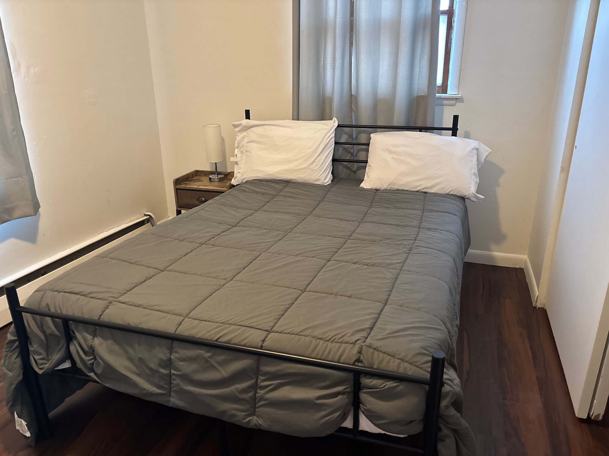 Building Photo - 1902 W Broadway