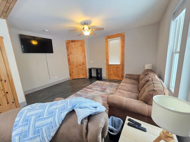 Building Photo - 920 2nd Ave S