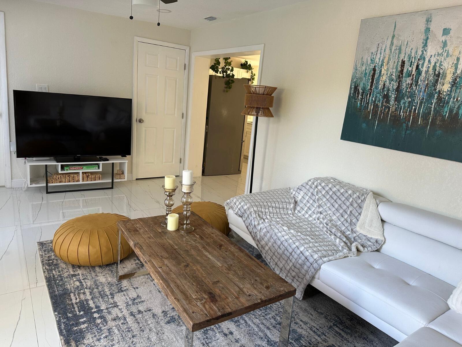 Building Photo - 5131 SW 6th St