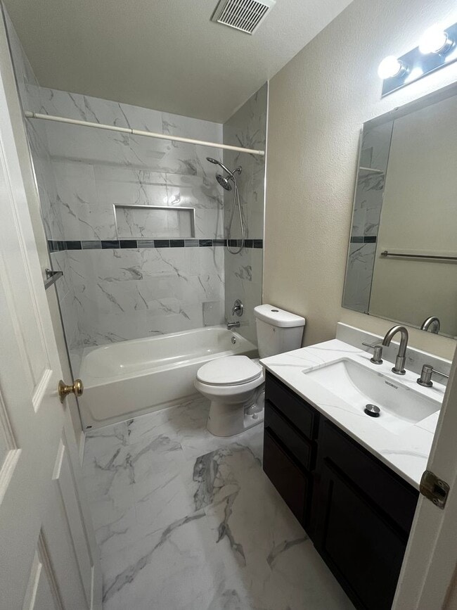 Building Photo - 11283 W Glen Ellyn Dr